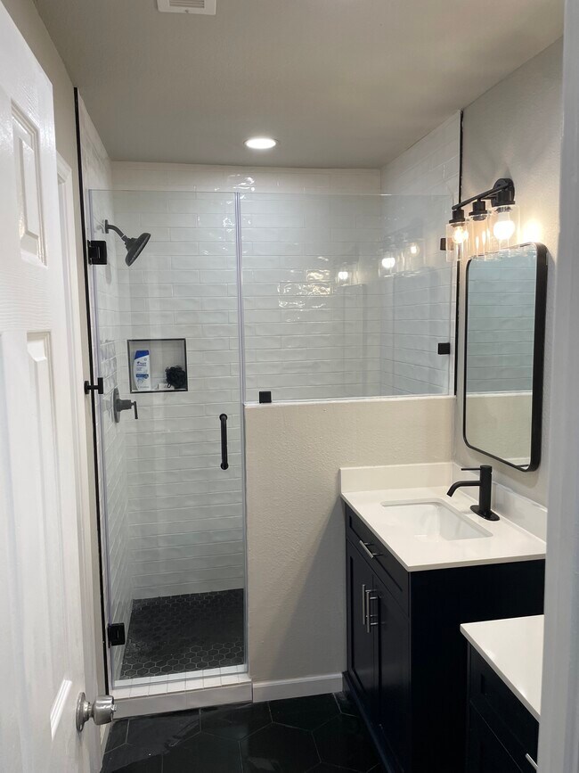 Baño principal - 3313 Pine St