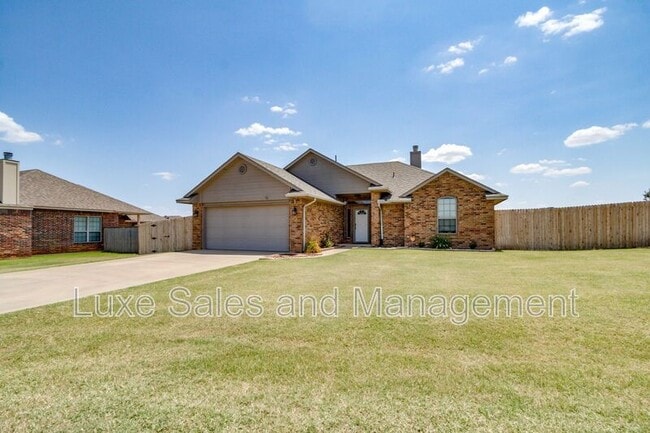 Photo - 1174 Misty Ln NW House