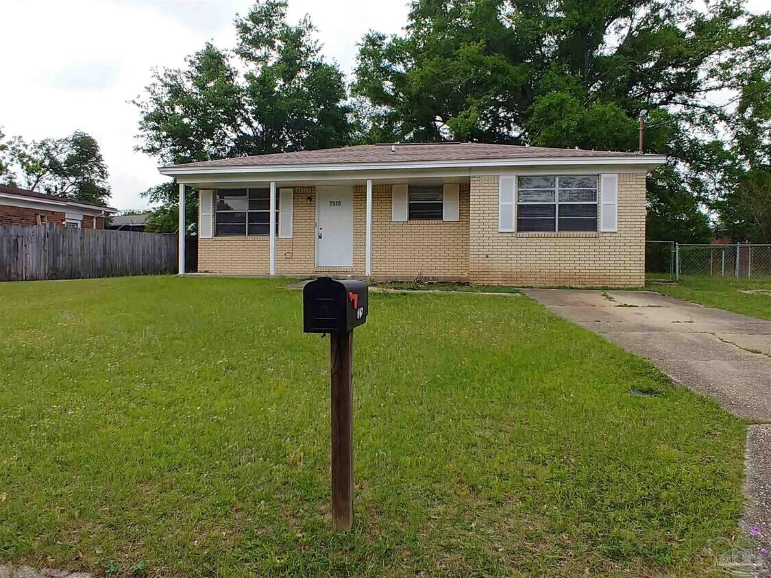 Primary Photo - 7110 Moore Ave