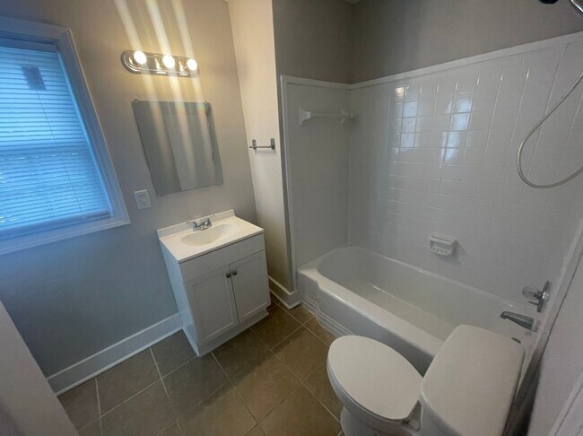 Foto del edificio - 1919-D Ft.Bragg Rd~ Haymount