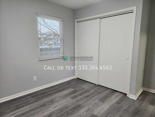 Foto del edificio - 2557 Edwin Ave