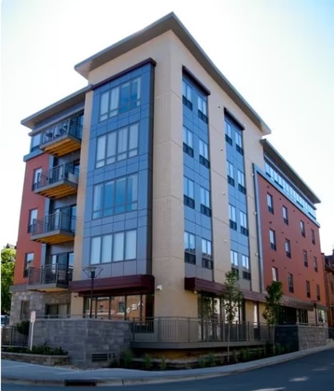Building Photo - 229 W Lakelawn Pl