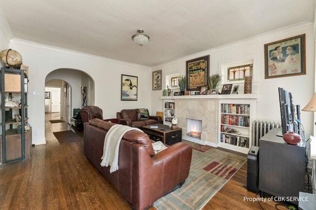 Building Photo - 1432 W Jonquil Terrace