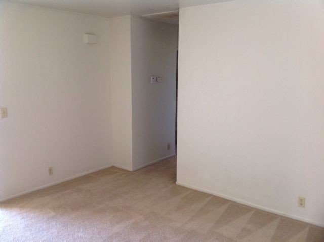 Foto del edificio - Triplex For Rent in Manteca