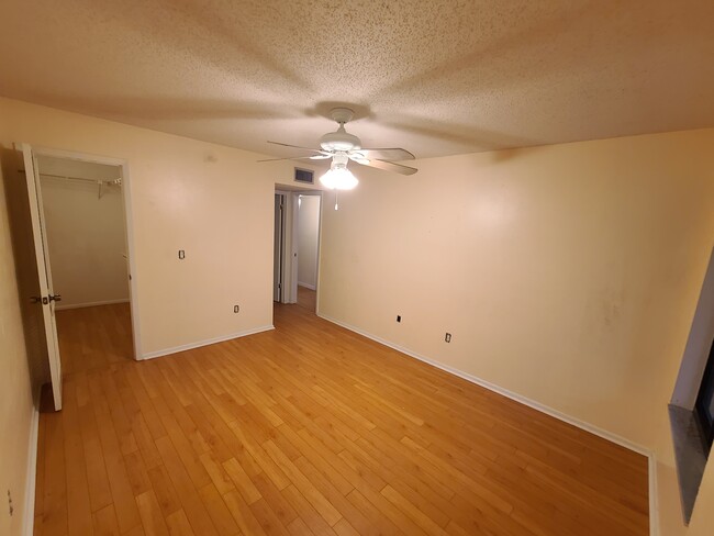 Master Bedroom - 11714 Raintree Village Blvd