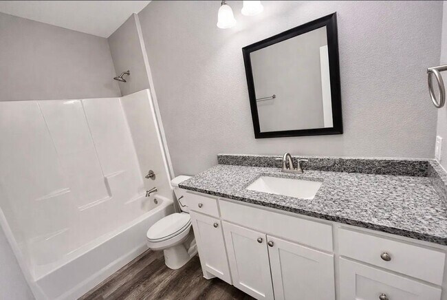 Foto del edificio - 2109 Bluebonnet Ave