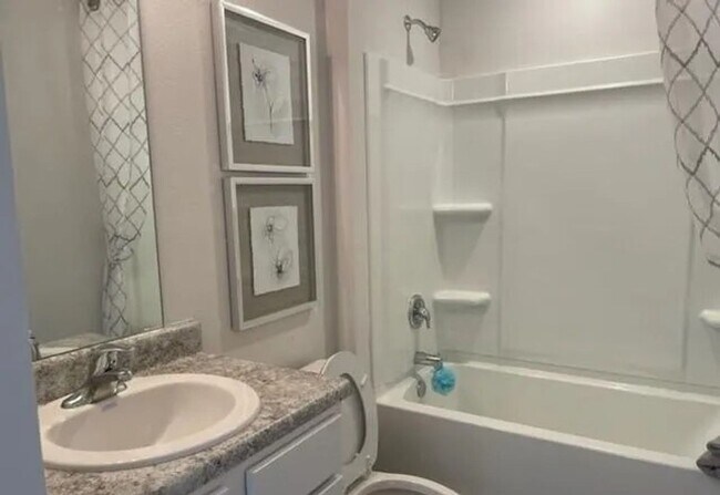 Foto del edificio - 6465 Bellavia Ln