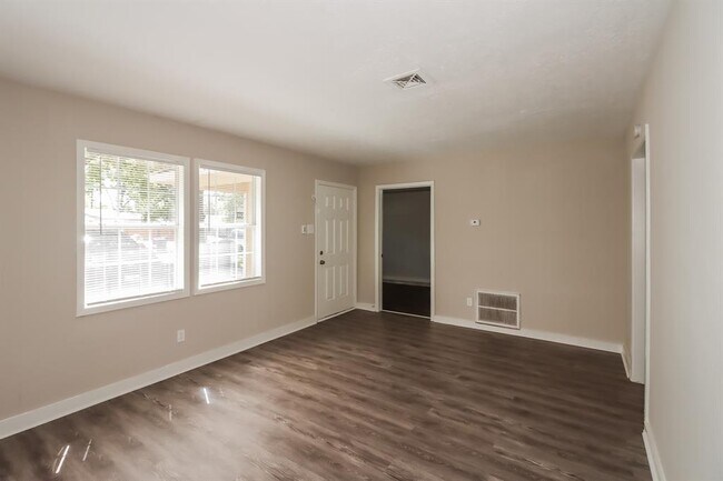 Foto del edificio - 2922 Knotty Oaks Trail