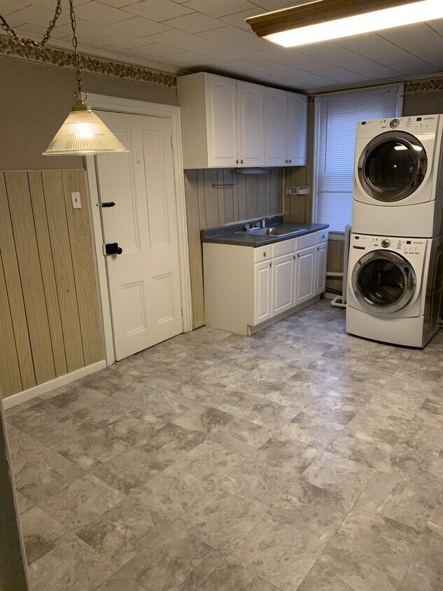 Foto principal - 316 Hawthorne Ave