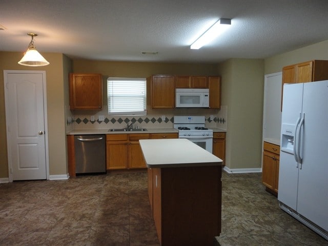 Foto del edificio - 18107 Quiet Ridge Ln