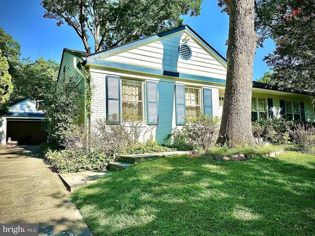 Building Photo - 11903 Henry Fleet Dr