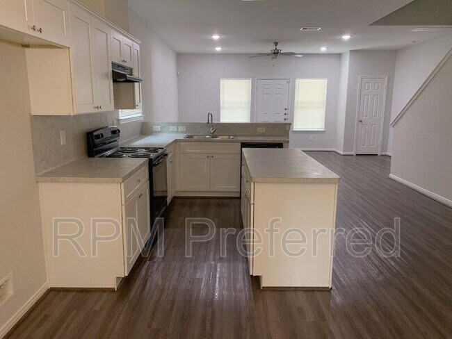 Foto del edificio - 8114 Rhobell St