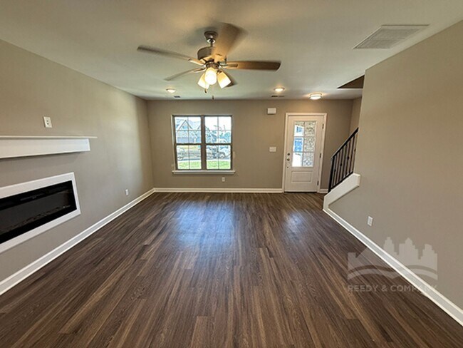 Building Photo - 9675 Bloomington Circle S