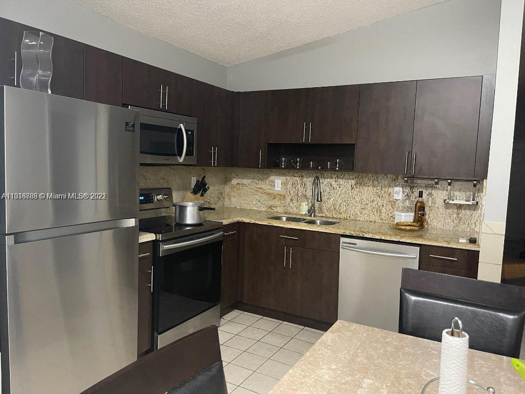 Foto del edificio - 2572 W 65th St