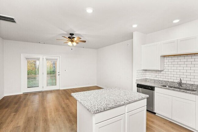 Foto del edificio - Newer Beautiful 3 Bed 2.5 Bath!