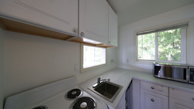 Foto del edificio - 1 Bed 1 Bath - Kennedy Lagoon - Fabulous Location