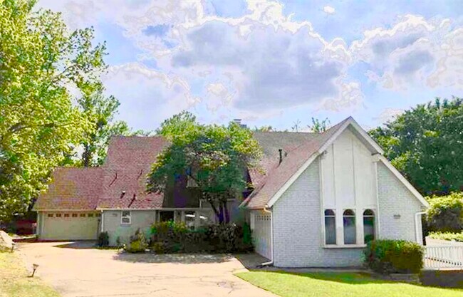 Building Photo - 3908 E 60th Pl