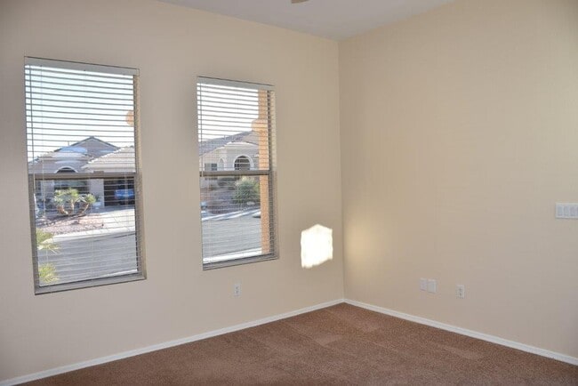 Building Photo - 2057 King Mesa Dr