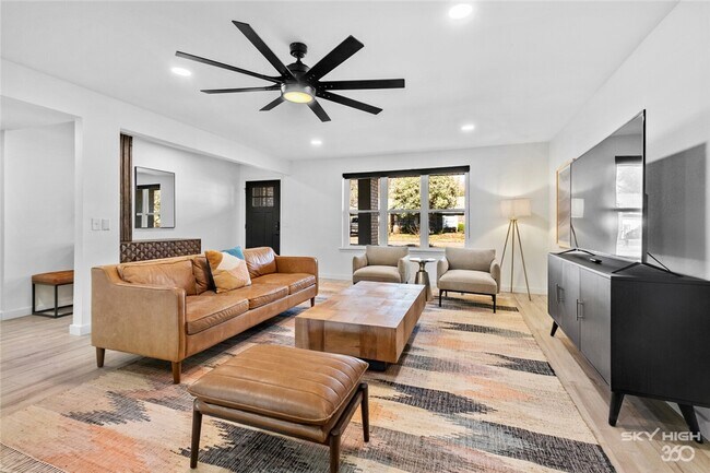 Foto del edificio - 2806 W Highland Dr