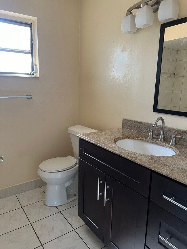 Foto del edificio - 17290 NE 4th Ct