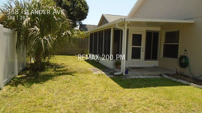 Foto del edificio - 958 Islander Ave