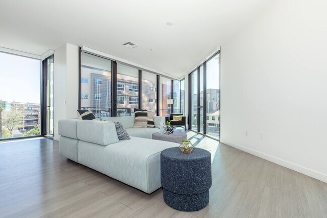 Foto del edificio - Westcourt Village