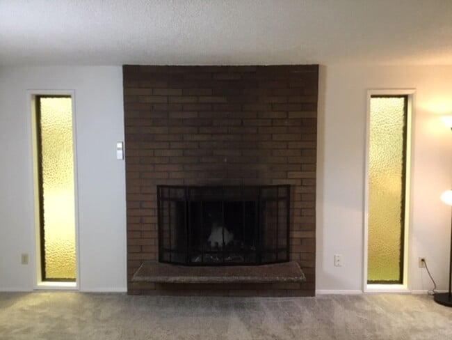 Building Photo - 5129 SE Cesar Estrada Chavez Blvd