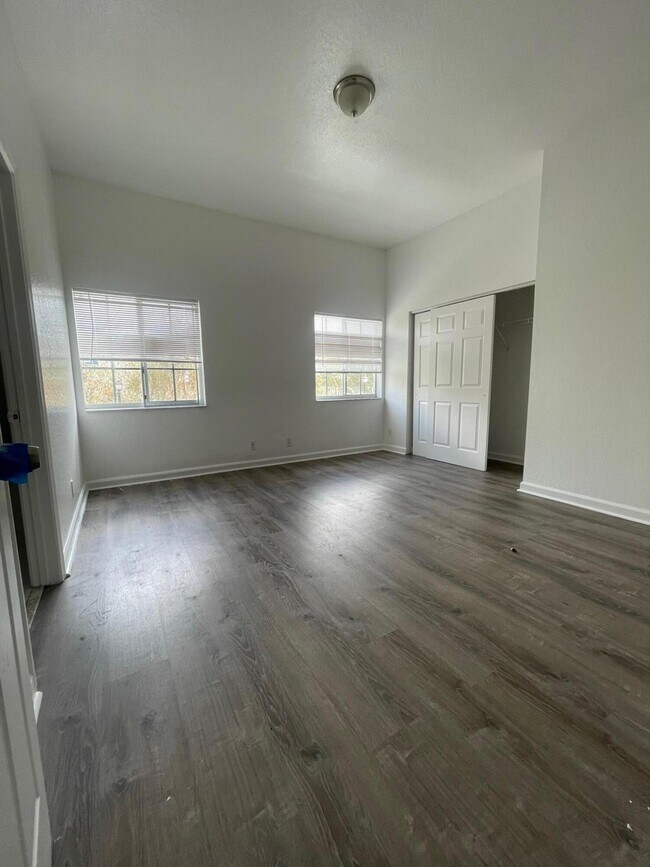 Building Photo - 1165 Colonial Palms Way