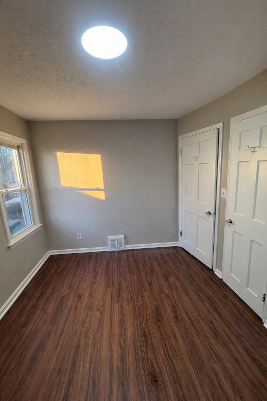 Building Photo - 15902 Corkhill Rd