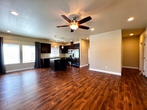 Building Photo - 606 S 81st Pl