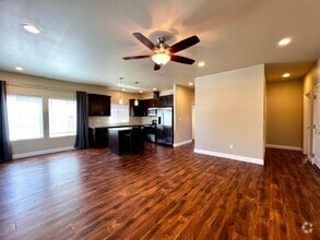 Building Photo - 606 S 81st Pl