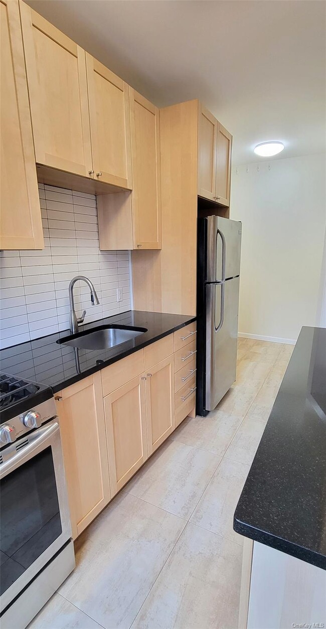 Building Photo - 48-29 40th St