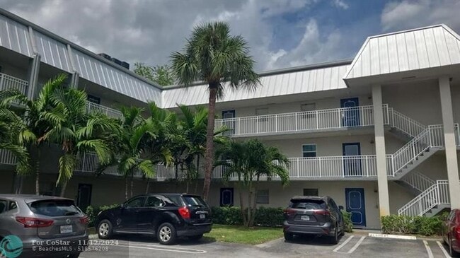 Building Photo - 3000 Riverside Dr