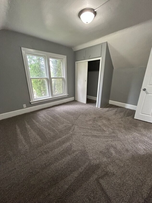 3117 Mero St Unit Upper, Manitowoc, WI 54220 Room for Rent in