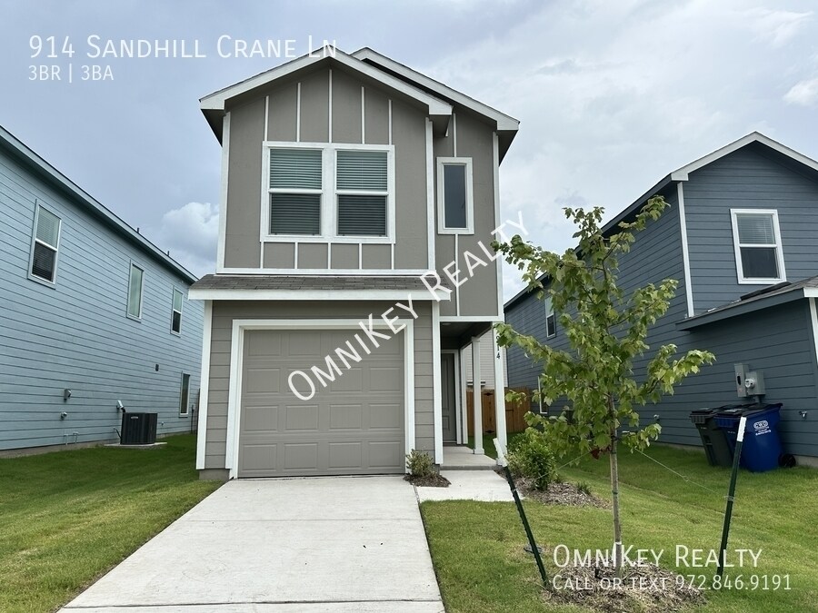 Foto principal - 914 Sandhill Crane Ln