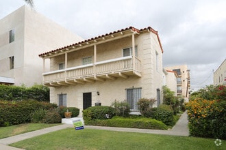 Building Photo - 124 S. Reeves Drive