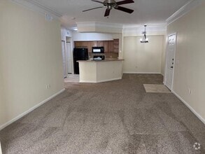 Building Photo - 3207 Myrtlewood Cir E