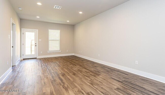 Foto del edificio - 109 Foster Grove Drive