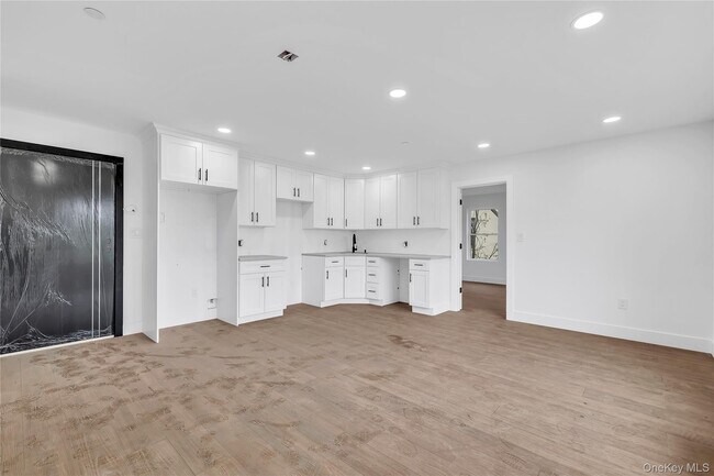 Foto del edificio - 74 Broadway