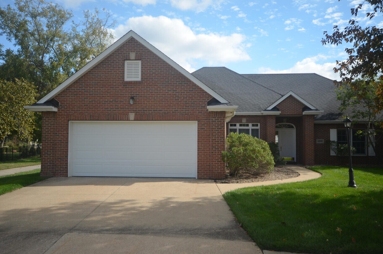 Foto principal - 4900 Royal Lytham Dr