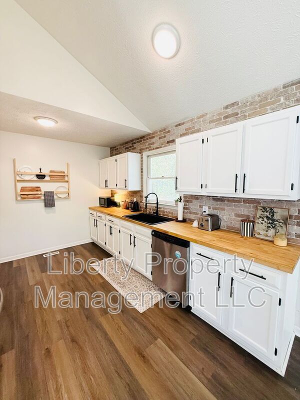 Foto del edificio - 132 Windsor Ln