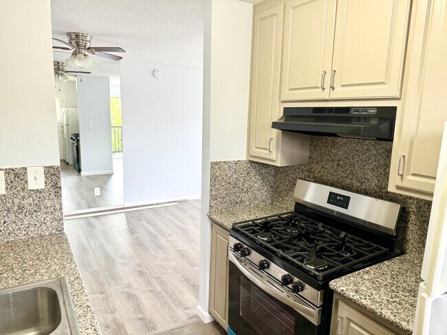 Foto del edificio - 4549 Greenholme Dr