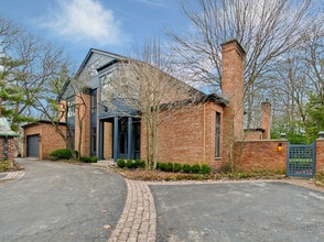 Building Photo - 101 N Mayflower Rd