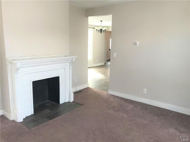 Building Photo - 616 Bronson Apt1 St