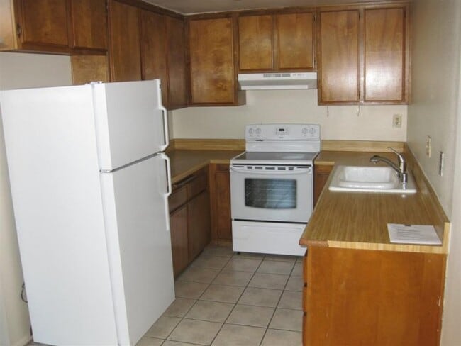 Foto del edificio - Extra large 3bd/2ba 2 story townhome with ...