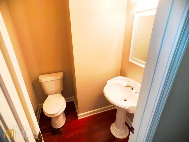 Building Photo - 1239 Harris Commons Pl