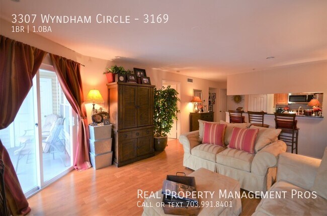 Building Photo - Charming & Sunny Pristine Alexandria Condo...