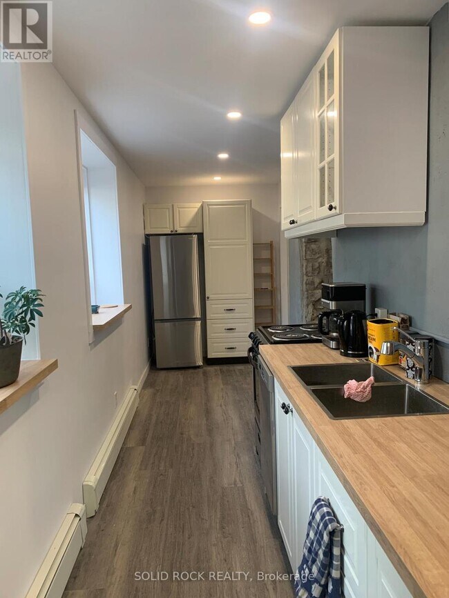 Photo du bâtiment - 71 King St E