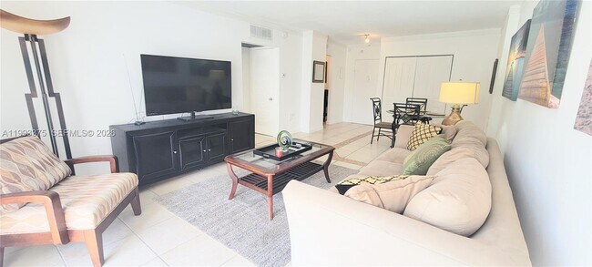 Foto del edificio - 400 Kings Point Dr