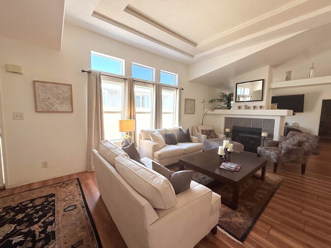 Building Photo - AVAILABLE NOW! 3 Bed / 2 Bath Condo in 55+...